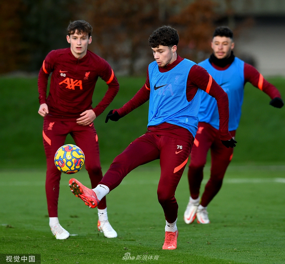 九游游戏中心-利物浦发布备战花絮，转会期手感冰凉，法甲任务艰巨，医务组通报恢复(利物浦夏窗转会)