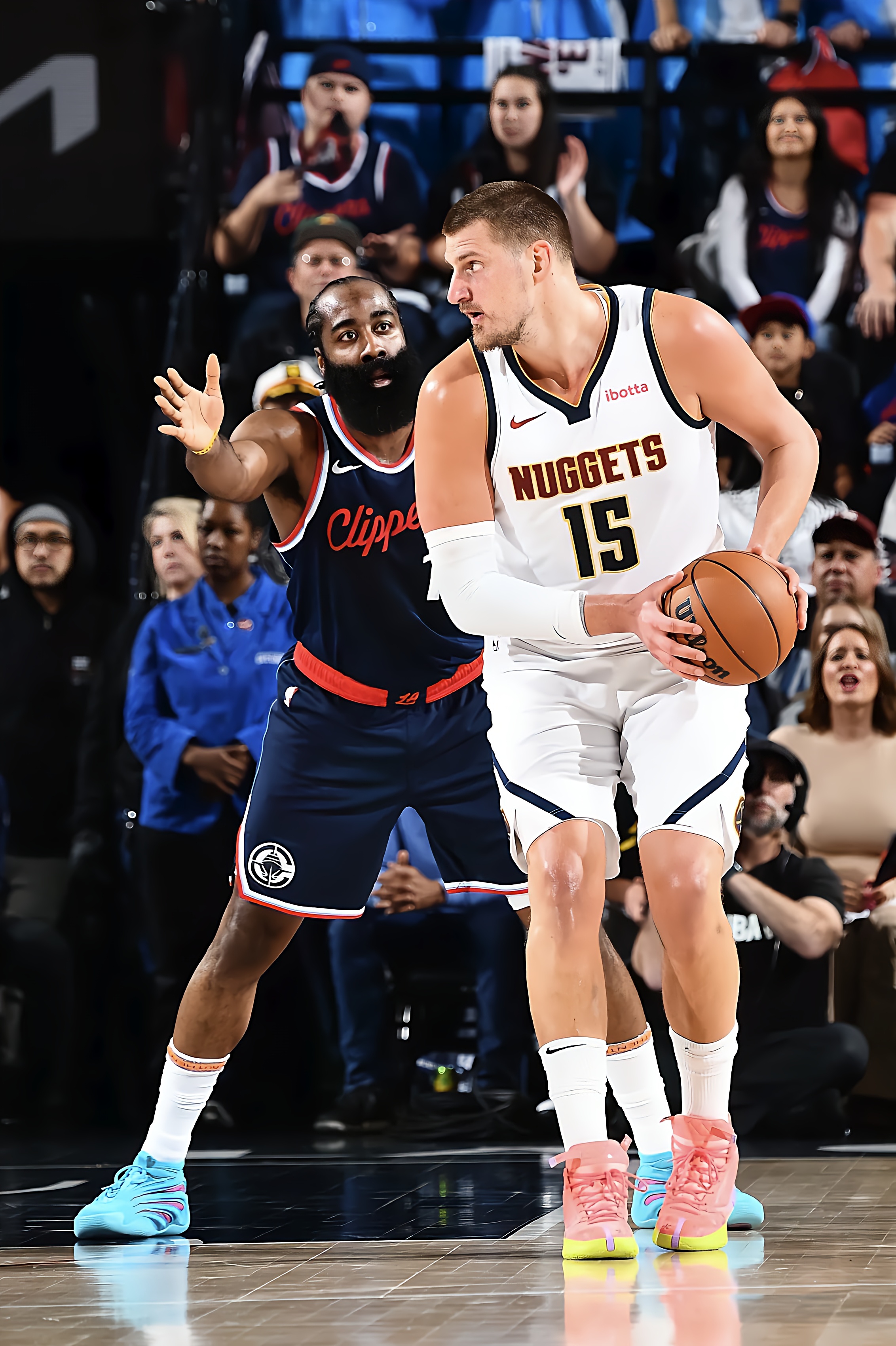 九游游戏攻略-赛地聚焦：NBA常规赛窗口期热度飙升，金州勇士绝杀压哨，态度坚定，高层口径保持一致的简单介绍